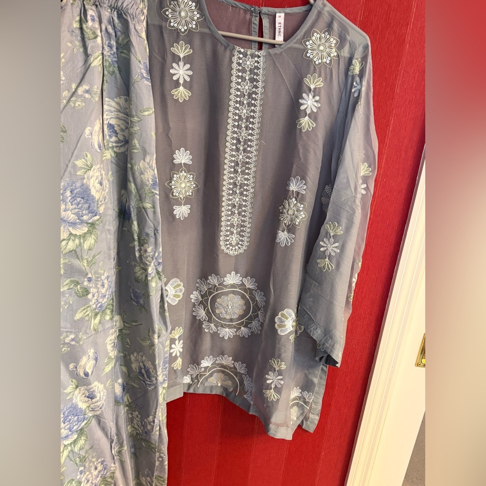Floral Embroidered Greyish baby blue salwar kameez Pakistani designer size M